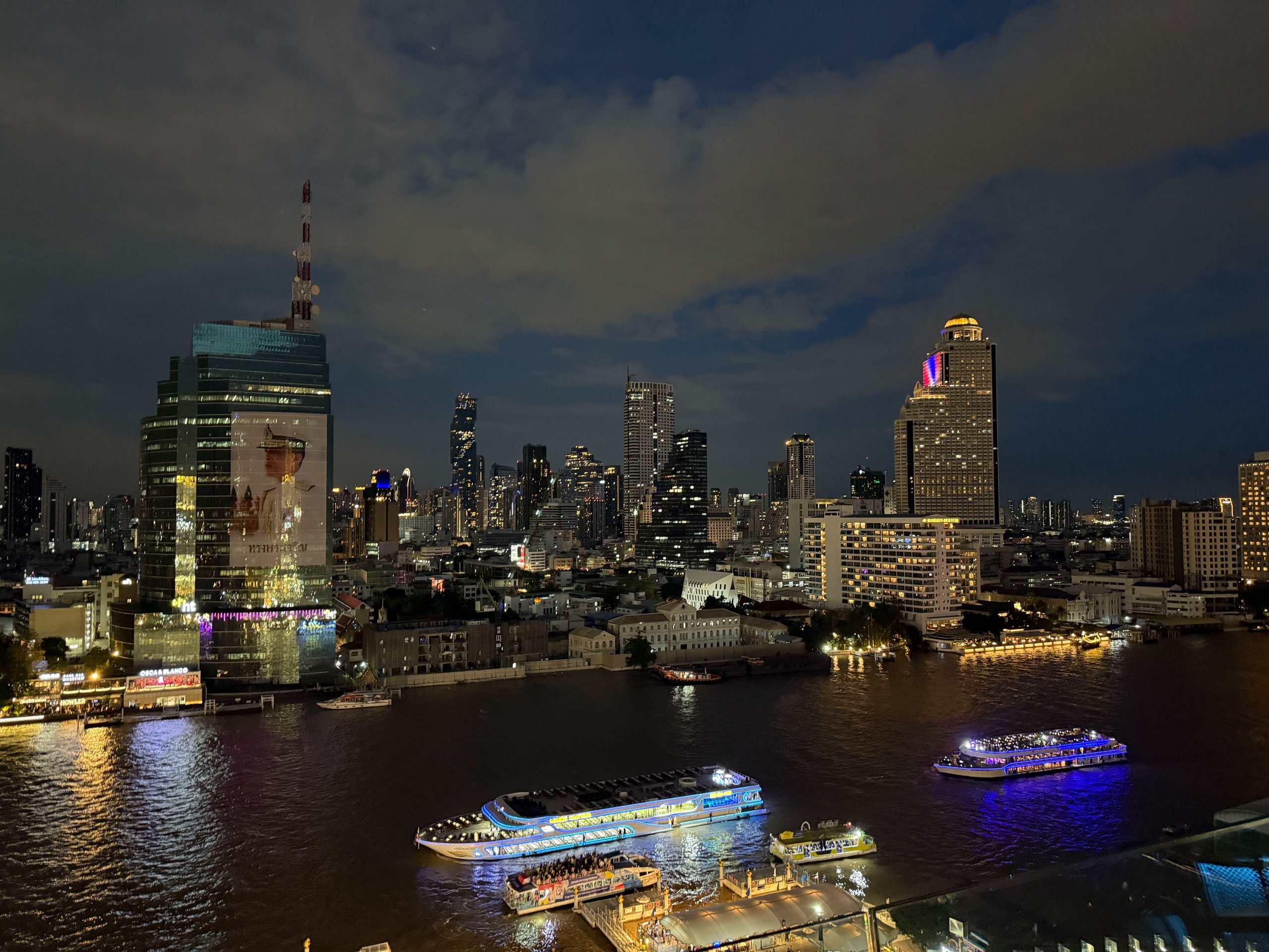 チャオプラヤ川夜景